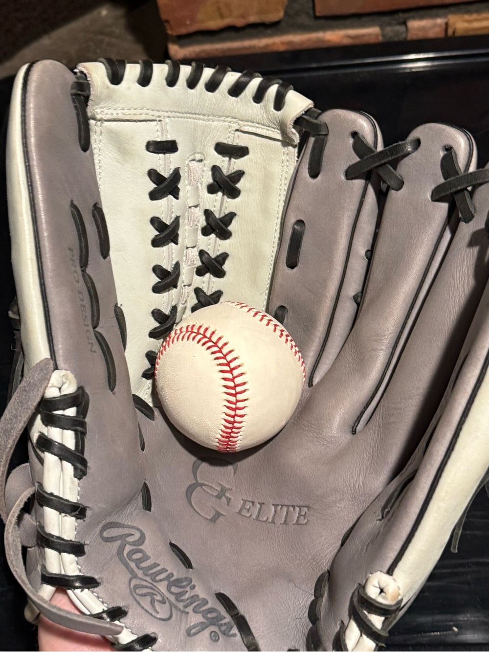 Rawlings GG Elite Series Fastpitch Gray and Cream Leather Glove - Picture 5 of 7